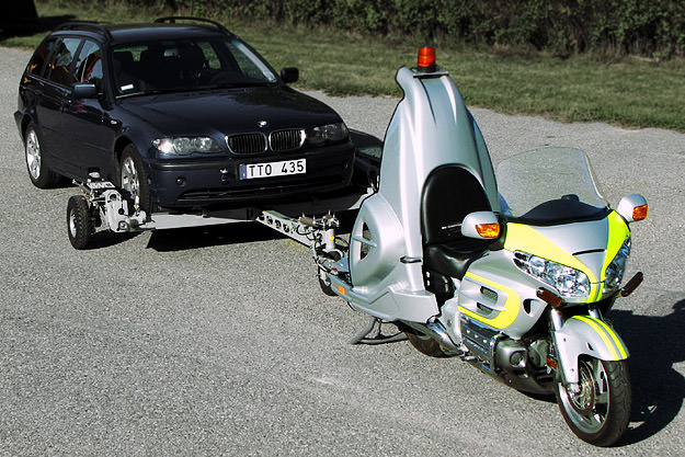 coming through retriever - Motorbike tow vehicle: Coming Through Retriever
