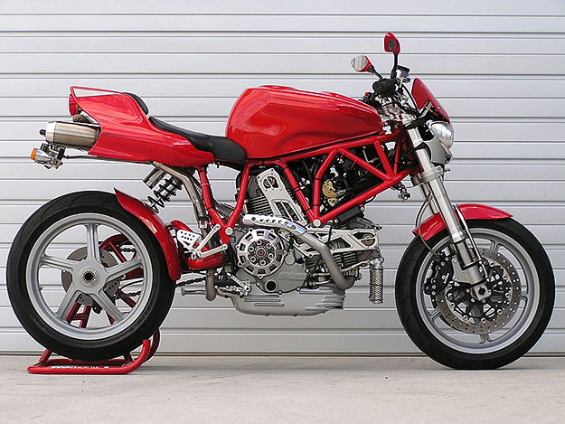 Ducati MH900e custom streetfighter A few weeks ago, I read about this custom 