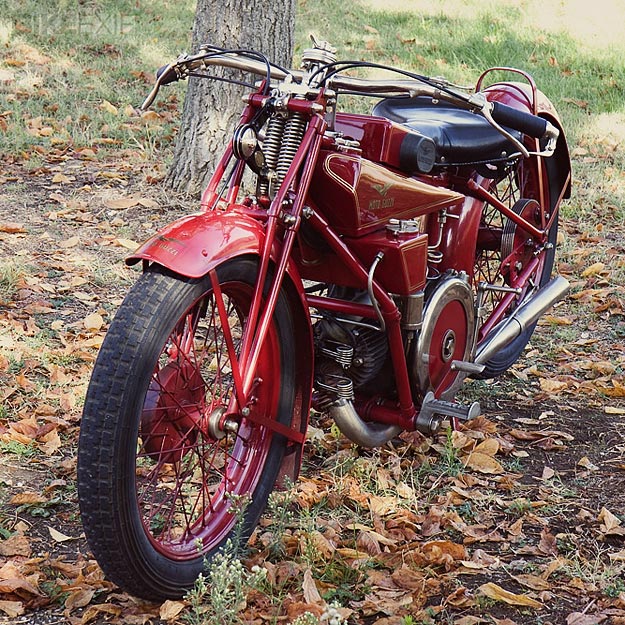 vintage-moto-guzzi-2.jpg