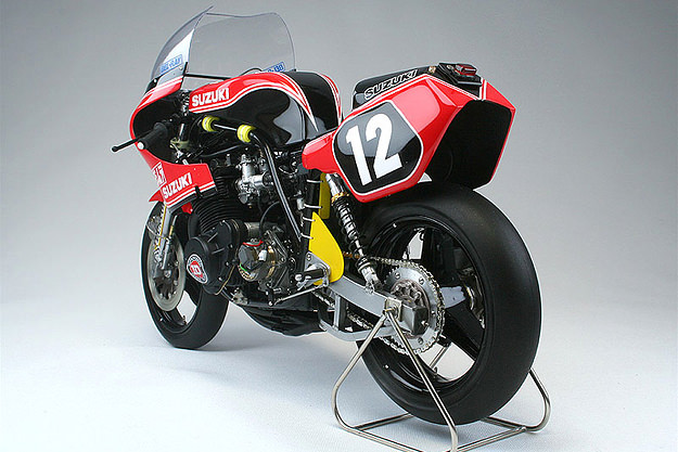 Yoshimura GS1000R scale model motorcycle